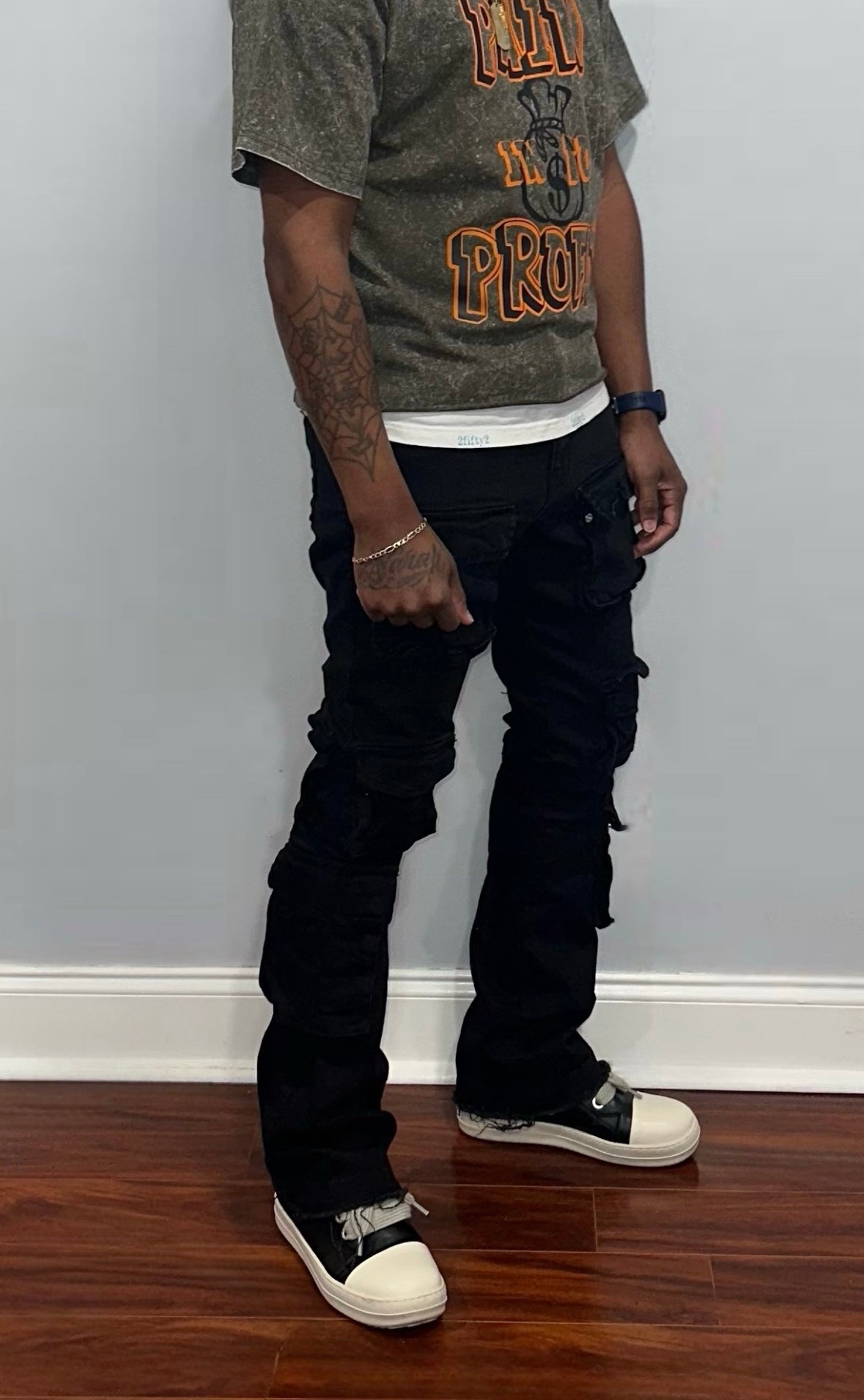 Men’s triple cargo pocket skinny Black stacked jeans