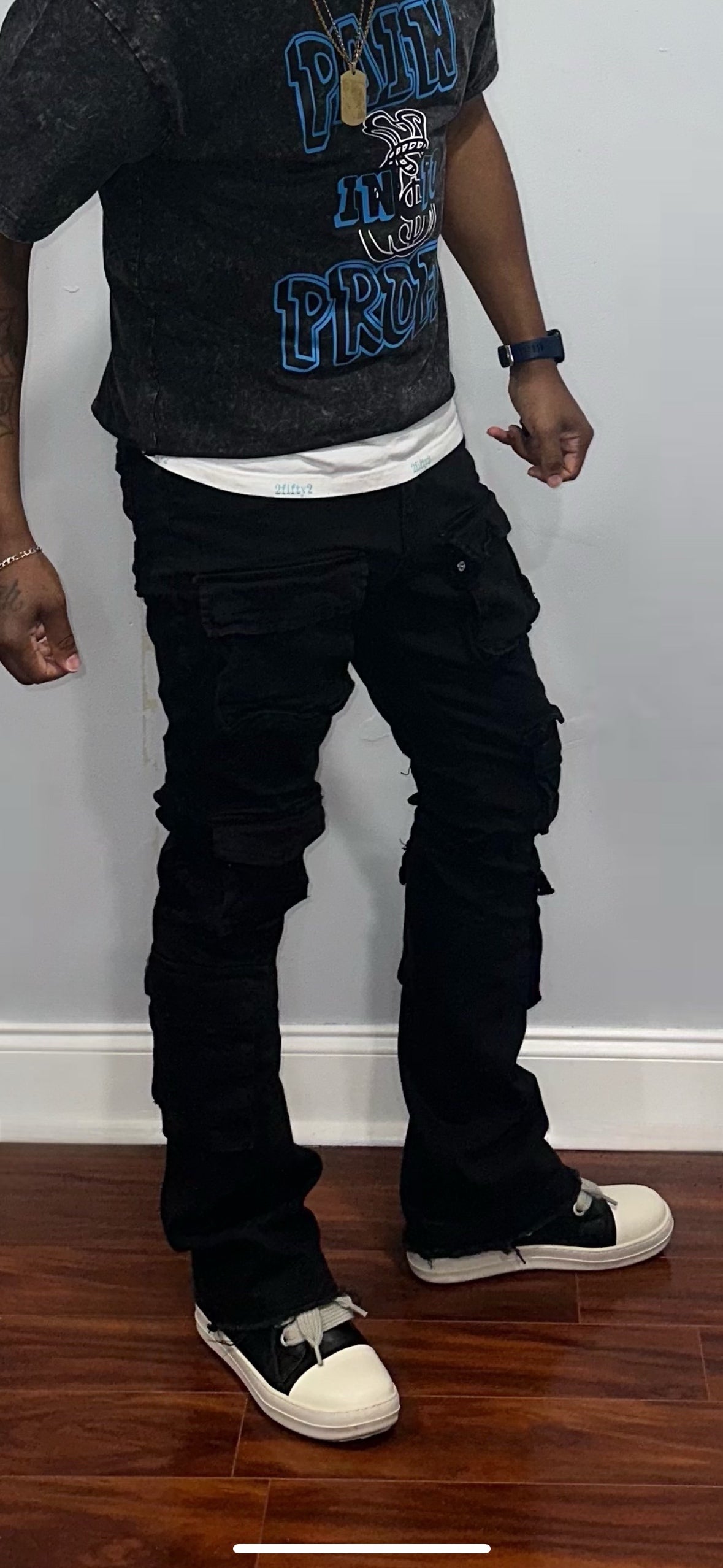 Men’s triple cargo pocket skinny Black stacked jeans