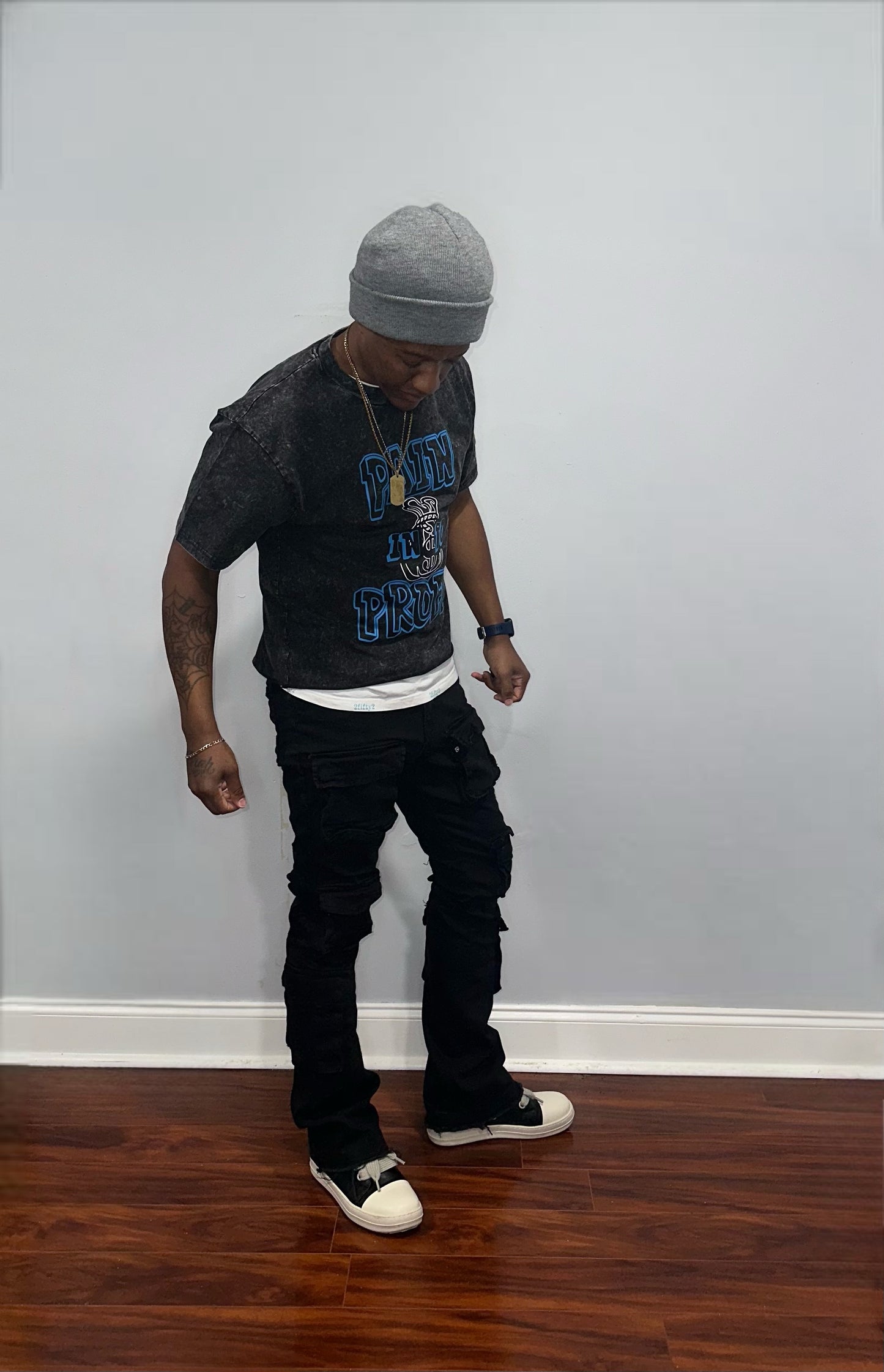 Men’s triple cargo pocket skinny Black stacked jeans