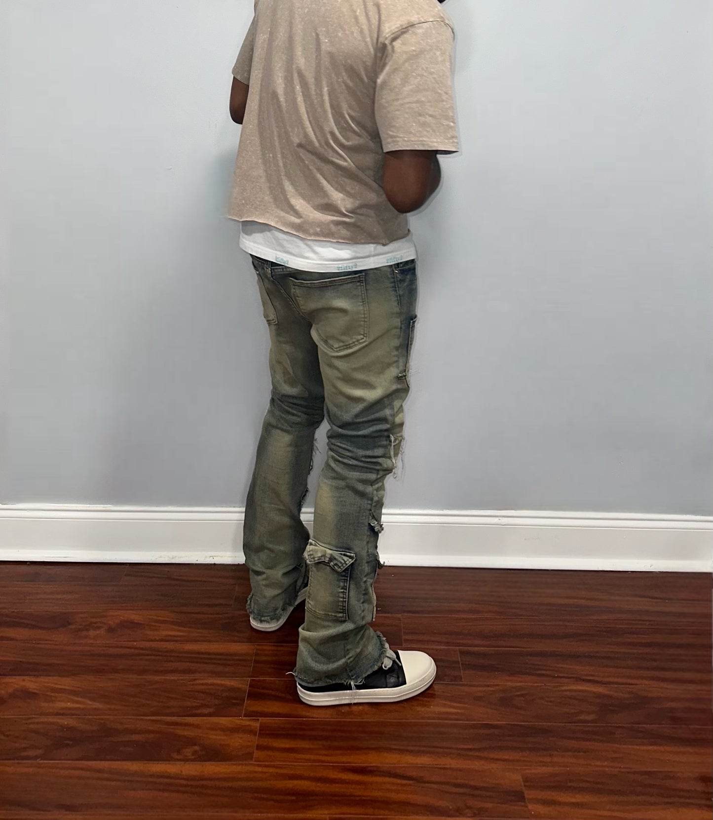 Men’s light Wash cargo pocket skinny stacked jeans