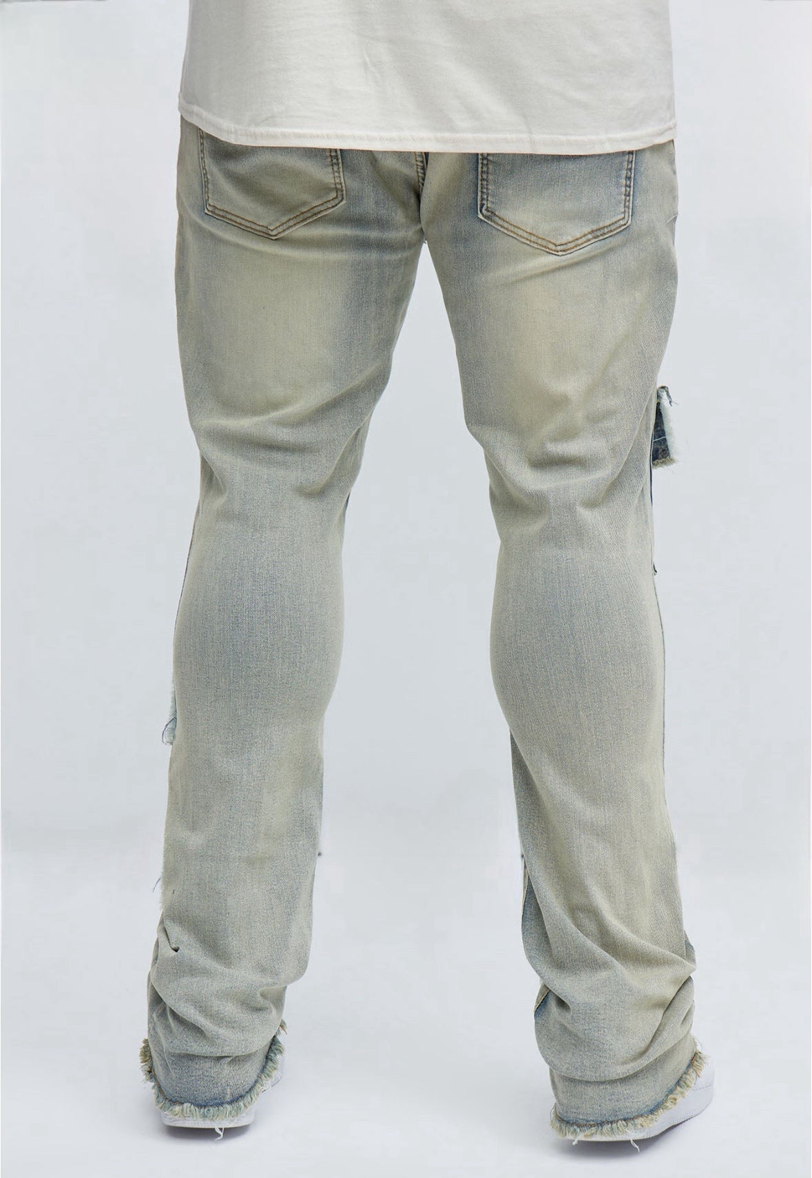 Men’s distressed skinny stacked cargo jeans