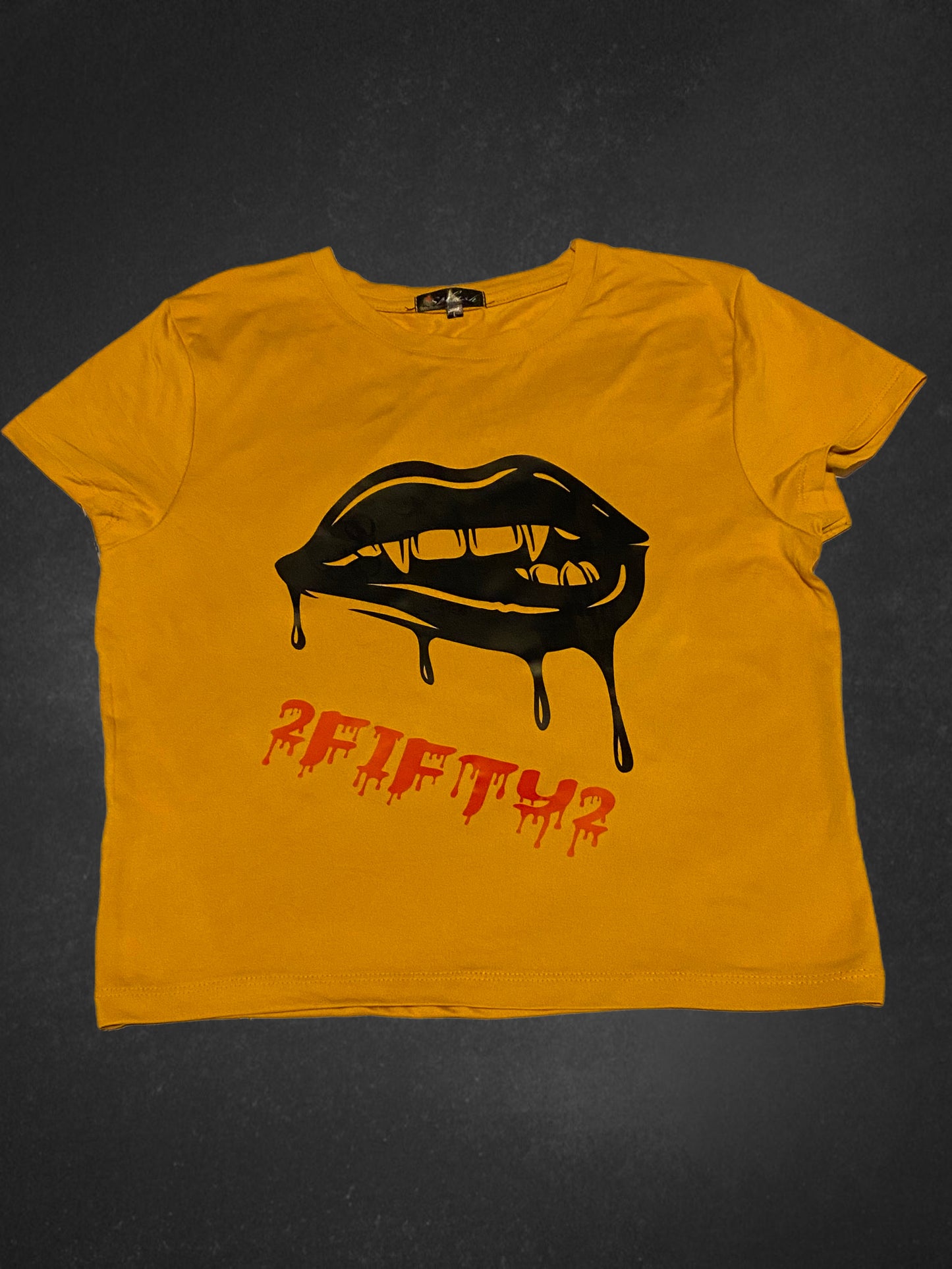 Crop top graphic tee shirt - 2fifty2